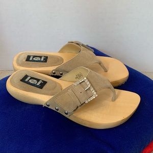 EUC Vtg ‘90s Lei suede, rhinestone, woods sandals
